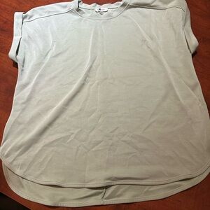 Cable & Gauge Sleeveless Oversized Gray Cream Tee